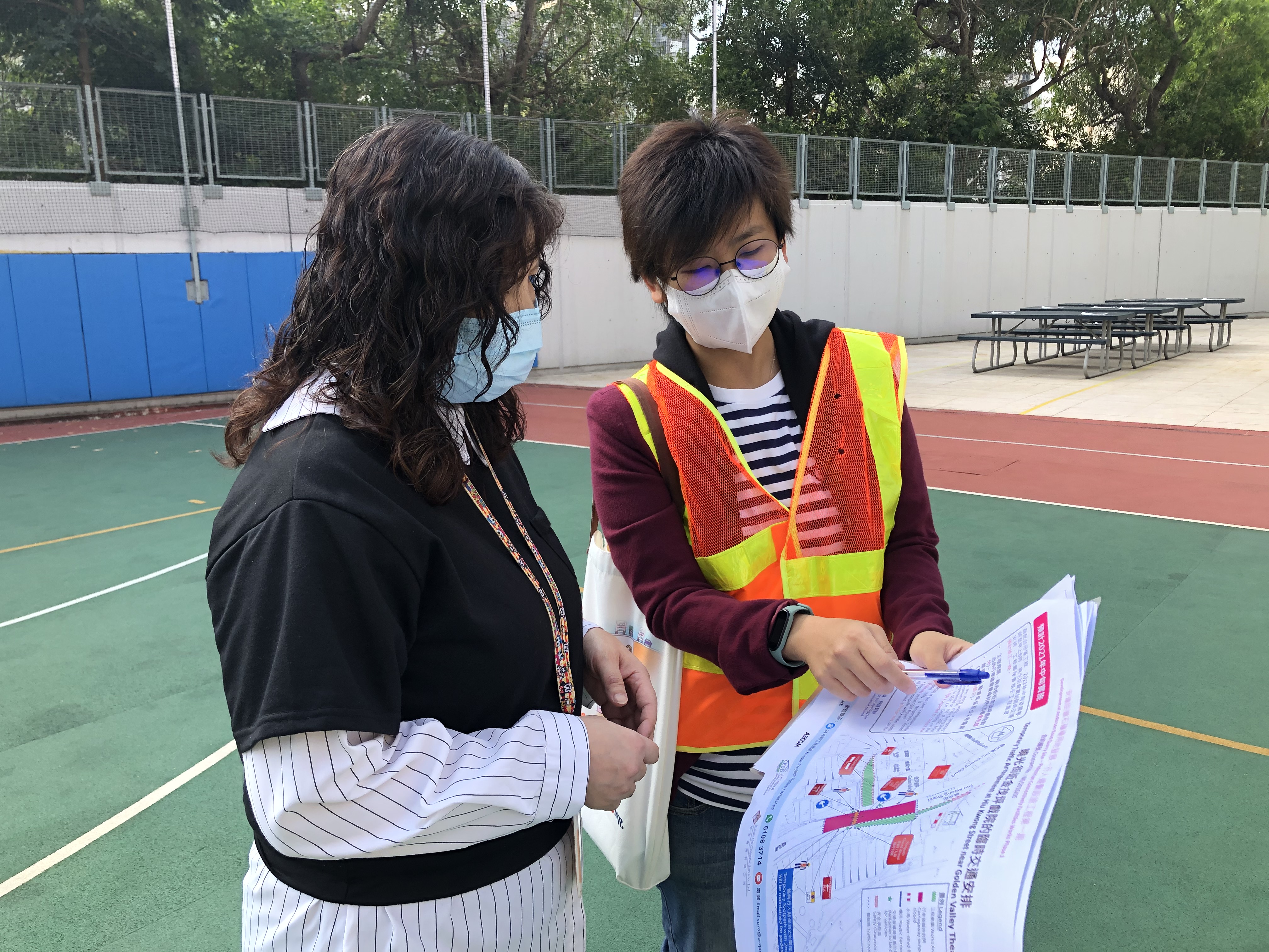 The engineering team distributed notice regarding temporary traffic arrangement of Hiu Kwong Street to different stakeholder of the community.