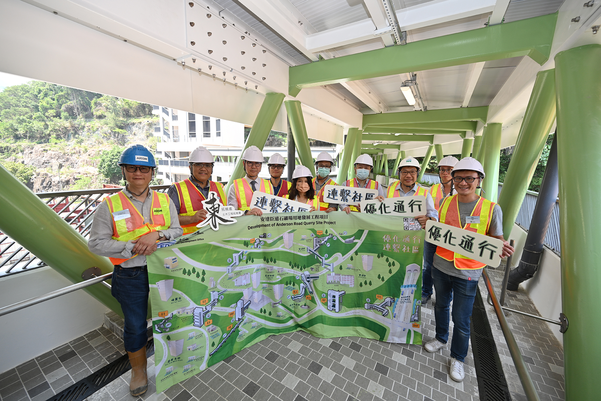 School representatives had a site visit to the PCF linking Hiu Kwong Street with Hiu Ming Street.